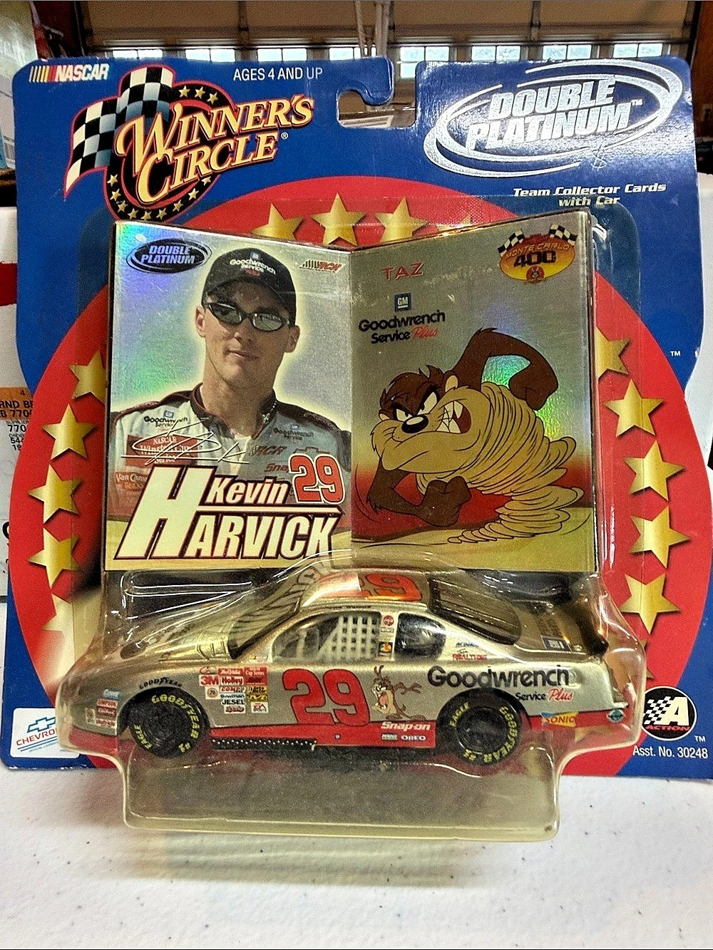 Winner's Circle Kevin Harvick #29 Goodwrench Service 2000 Monte Carlo Die-Cast